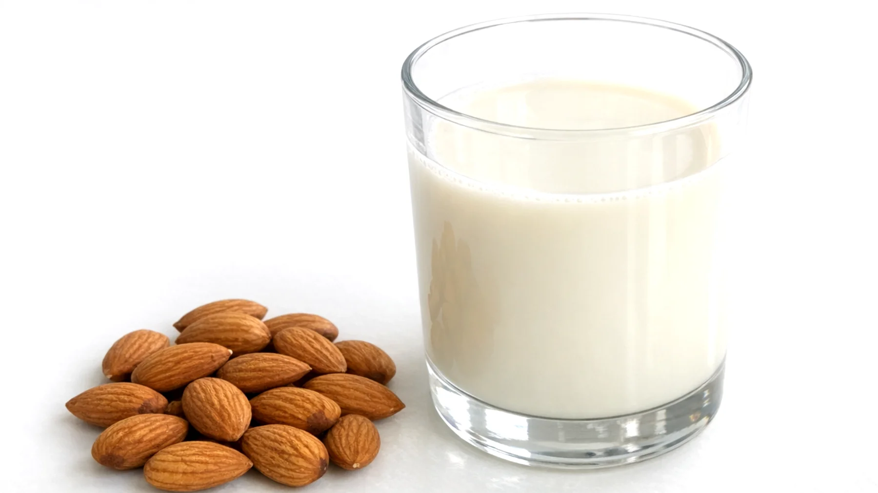 Il latte di mandorla fa bene a un determinato organo del corpo umano: quali benefici specifici apporta e a quale organo giovano maggiormente le sue proprietà nutritive?"